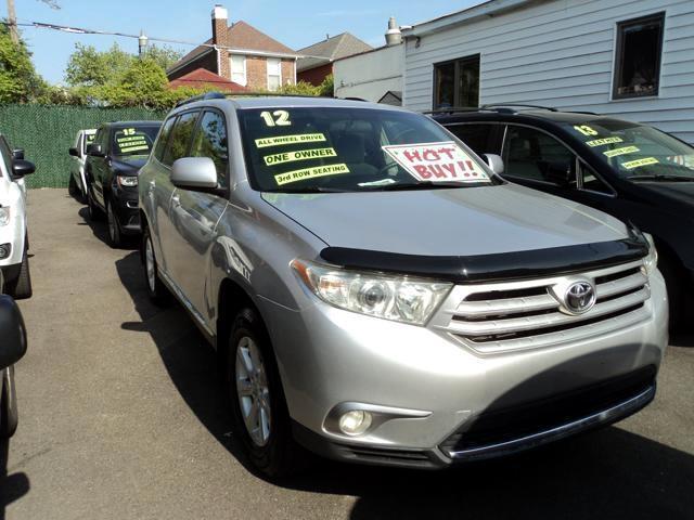 used 2012 Toyota Highlander car, priced at $13,495