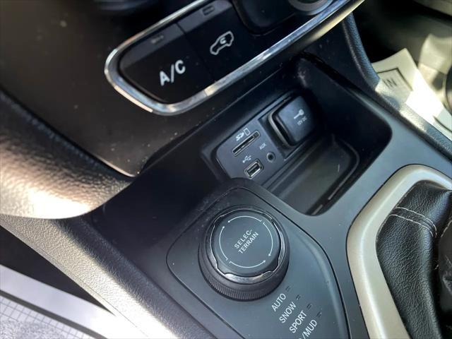 used 2016 Jeep Cherokee car, priced at $11,995