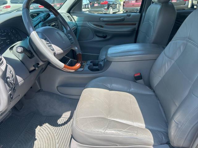 used 2001 Lincoln Navigator car, priced at $8,997