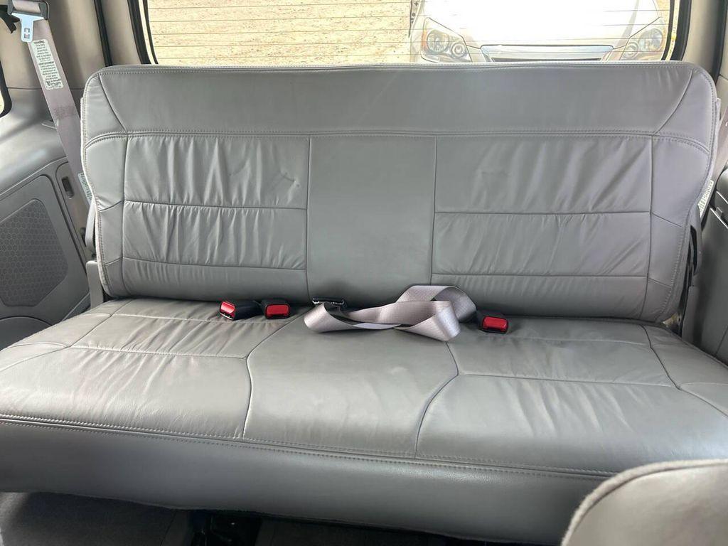 used 2001 Lincoln Navigator car, priced at $7,925