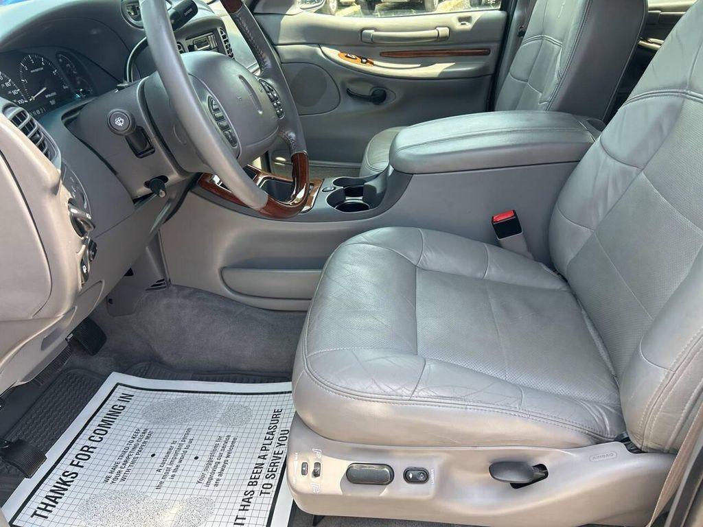 used 2001 Lincoln Navigator car, priced at $7,925