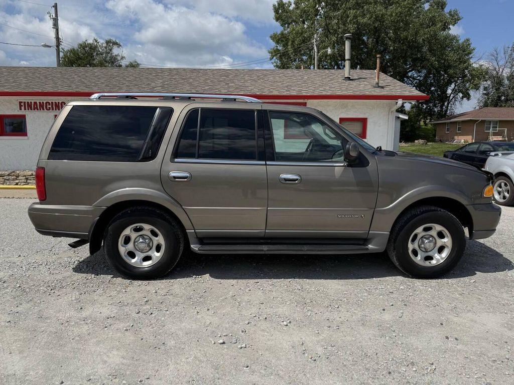 used 2001 Lincoln Navigator car, priced at $7,925