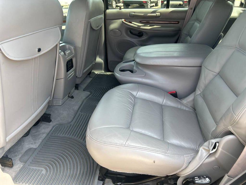 used 2001 Lincoln Navigator car, priced at $7,925