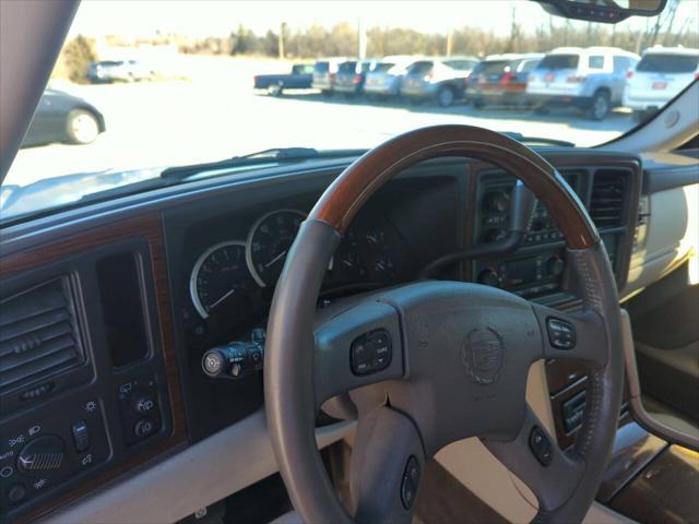 used 2003 Cadillac Escalade car, priced at $8,995