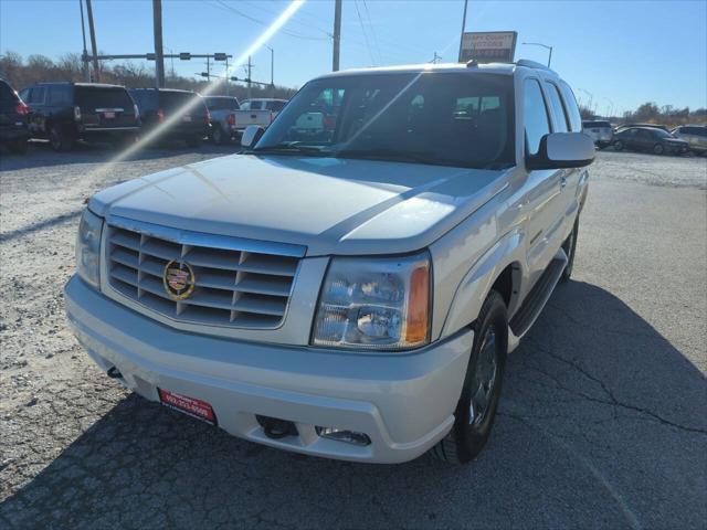 used 2003 Cadillac Escalade car, priced at $8,995