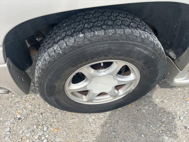 used 2004 GMC Yukon XL car, priced at $10,997