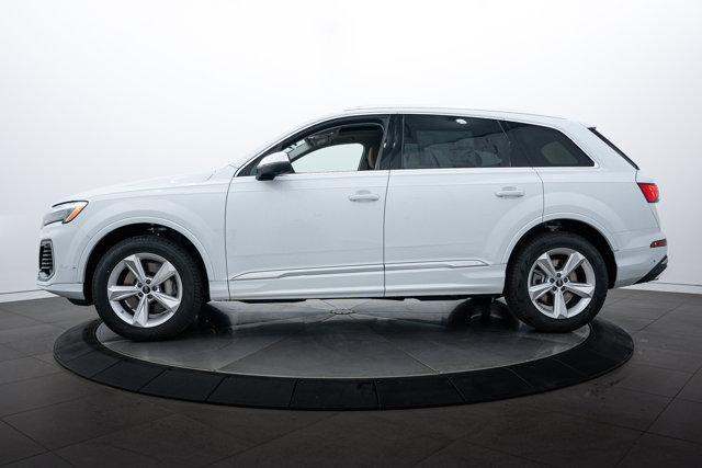 new 2025 Audi Q7 car, priced at $69,755