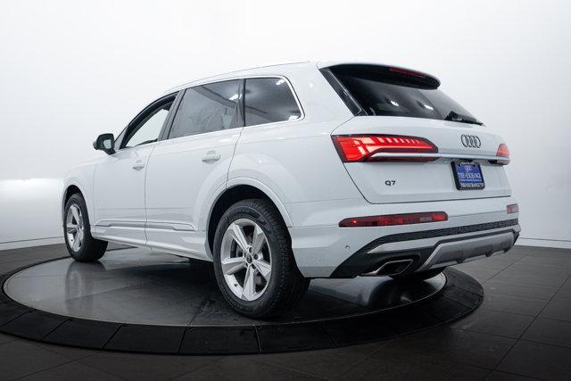 new 2025 Audi Q7 car, priced at $69,755