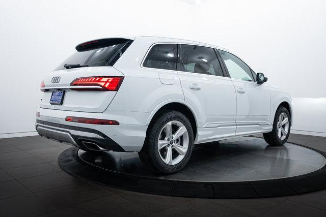 new 2025 Audi Q7 car, priced at $69,755