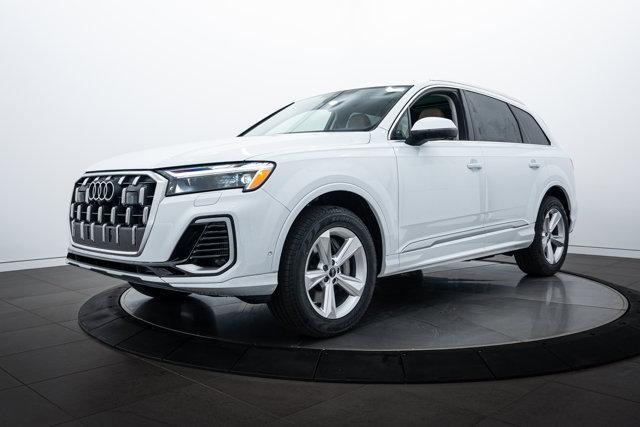 new 2025 Audi Q7 car, priced at $69,755