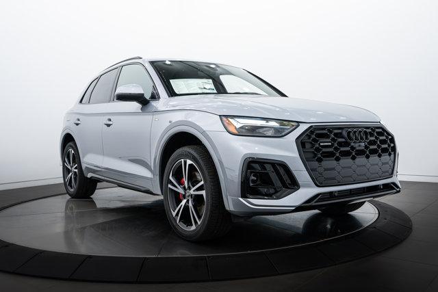 new 2025 Audi Q5 car, priced at $59,340