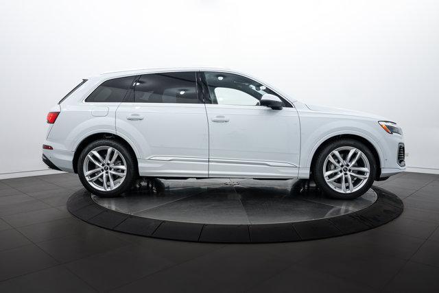 new 2025 Audi Q7 car, priced at $73,243