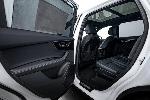 new 2025 Audi Q7 car, priced at $73,243