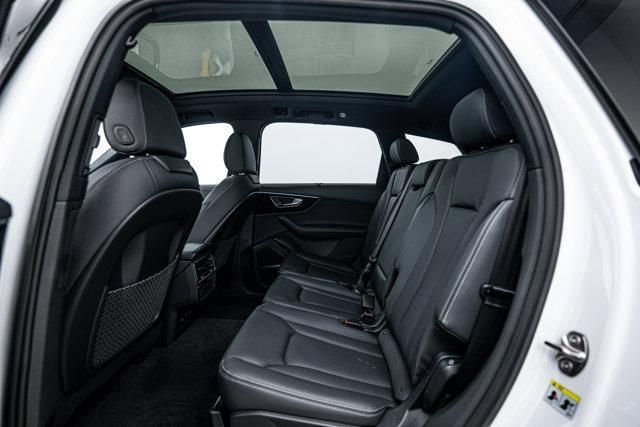 new 2025 Audi Q7 car, priced at $73,243