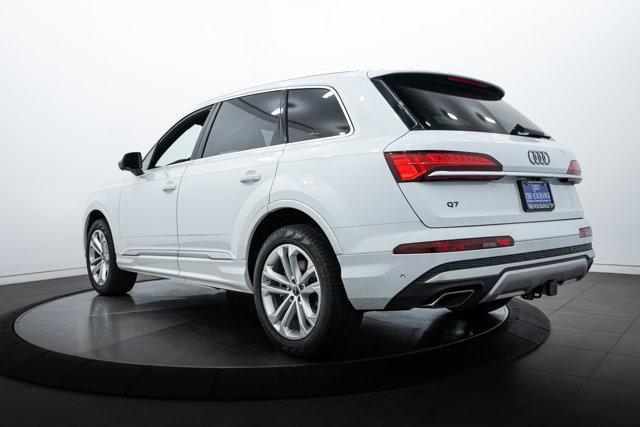 new 2025 Audi Q7 car, priced at $71,800