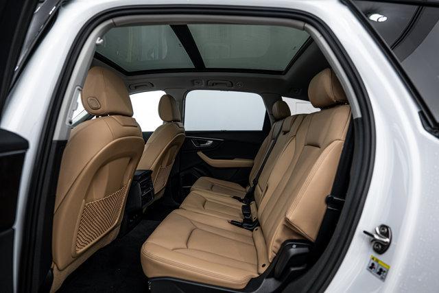 new 2025 Audi Q7 car, priced at $68,539