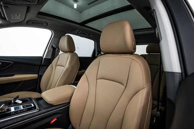 new 2025 Audi Q7 car, priced at $68,539