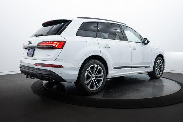 new 2025 Audi Q7 car, priced at $68,539