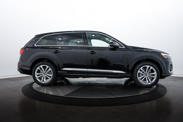 new 2025 Audi Q7 car, priced at $65,270