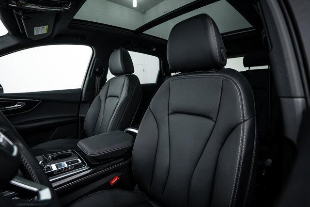 new 2025 Audi Q7 car, priced at $65,270