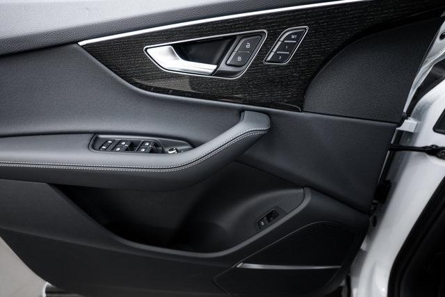 new 2026 Audi Q7 car, priced at $78,410