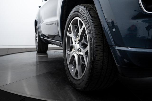 used 2020 Jeep Grand Cherokee car, priced at $25,587