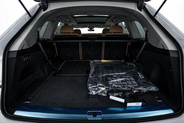 new 2025 Audi Q7 car, priced at $71,183
