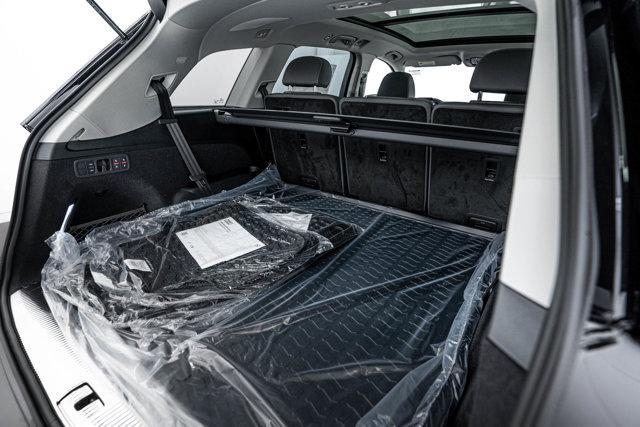 new 2025 Audi Q7 car, priced at $73,420