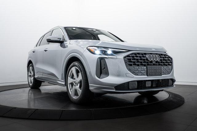 new 2025 Audi Q5 car, priced at $61,512