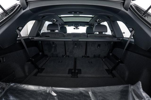 new 2026 Audi Q7 car, priced at $72,010