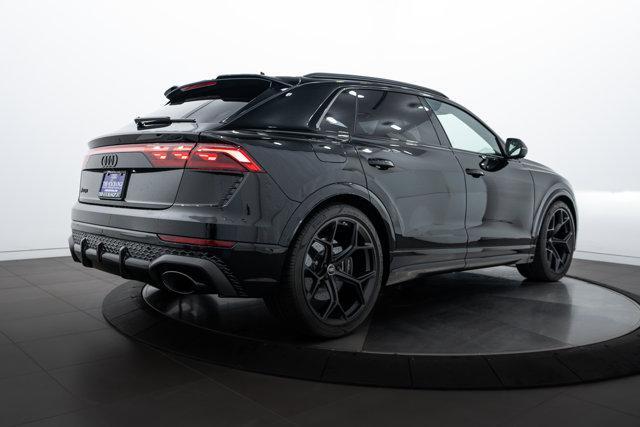 new 2025 Audi RS Q8 car, priced at $155,290