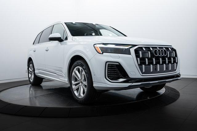 new 2025 Audi Q7 car, priced at $76,015