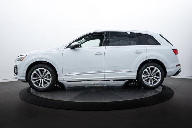 new 2025 Audi Q7 car, priced at $76,015