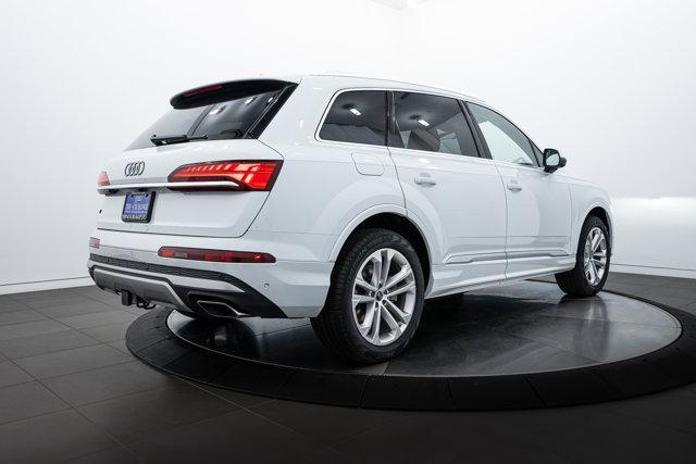 new 2025 Audi Q7 car, priced at $76,015