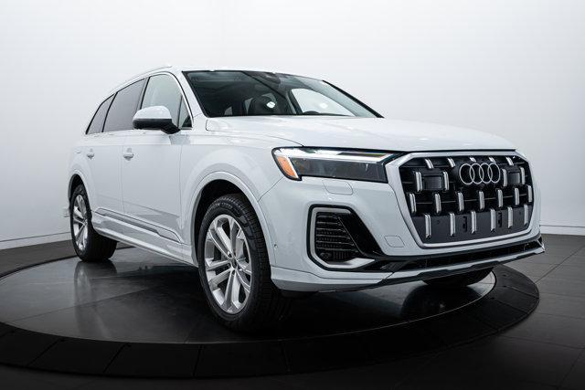 new 2025 Audi Q7 car, priced at $76,015