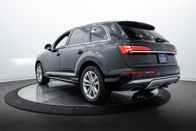 new 2025 Audi Q7 car, priced at $75,800