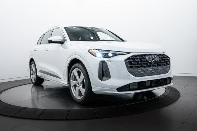 new 2025 Audi Q5 car, priced at $60,959