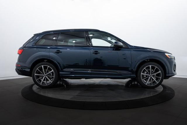 new 2025 Audi Q7 car, priced at $69,530