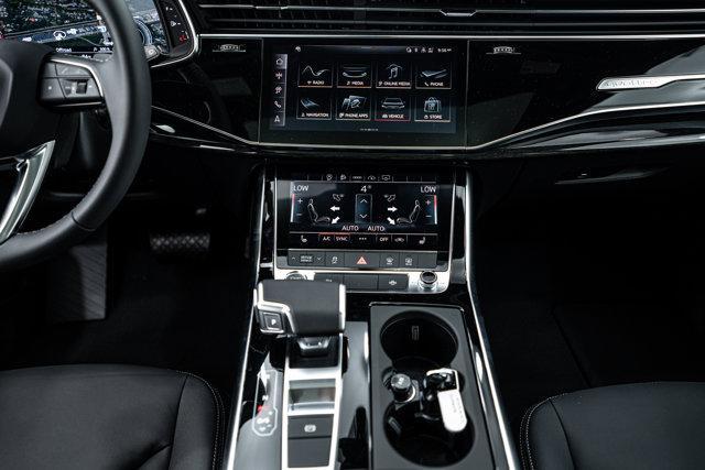 new 2025 Audi Q7 car, priced at $70,040