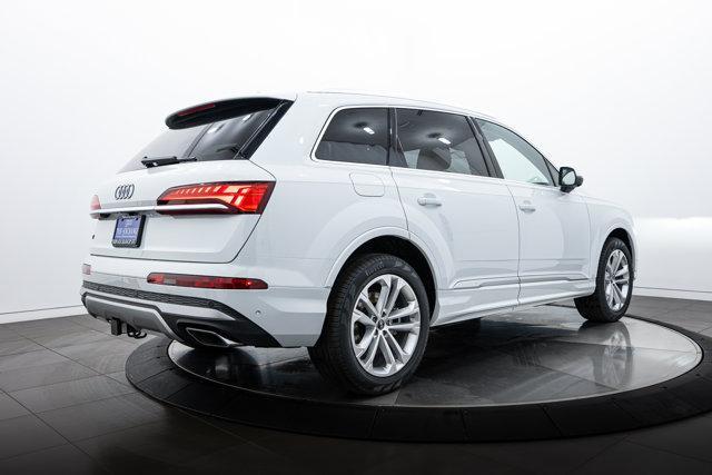 new 2025 Audi Q7 car, priced at $70,400