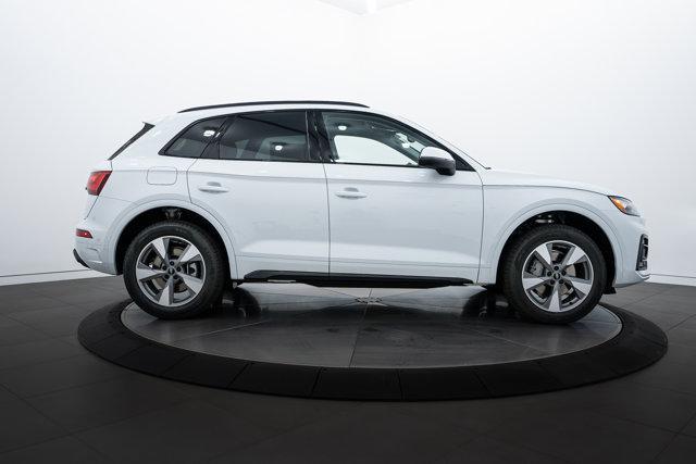 new 2025 Audi Q5 car, priced at $54,425