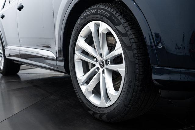 new 2025 Audi Q7 car, priced at $81,705