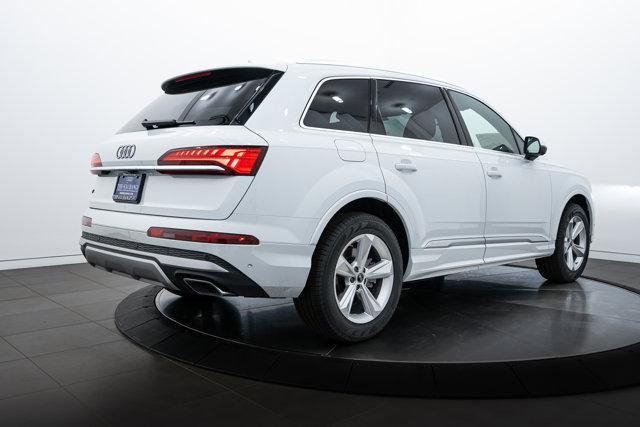 new 2025 Audi Q7 car, priced at $70,040