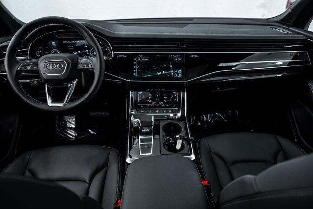 new 2025 Audi Q7 car, priced at $70,200