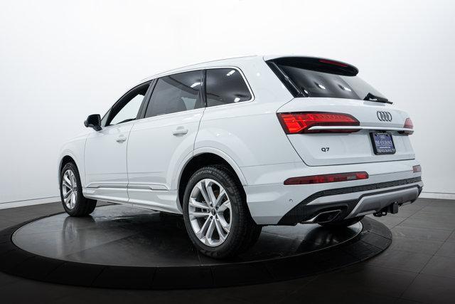 new 2025 Audi Q7 car, priced at $75,800