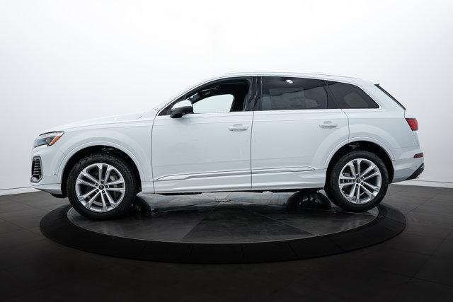 new 2025 Audi Q7 car, priced at $75,800