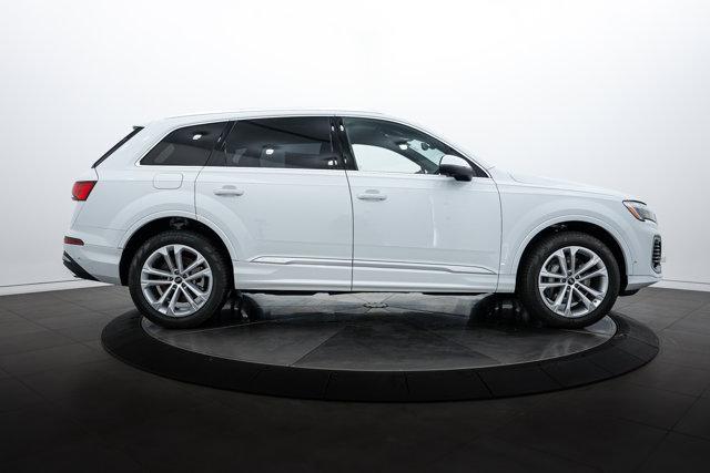 new 2025 Audi Q7 car, priced at $75,800