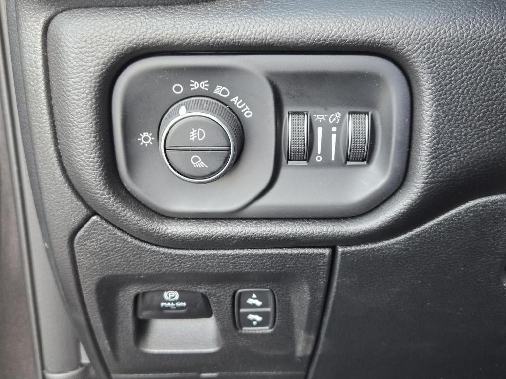 new 2025 Ram 1500 car, priced at $73,660