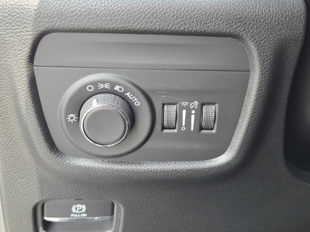 new 2025 Jeep Grand Cherokee car, priced at $48,375