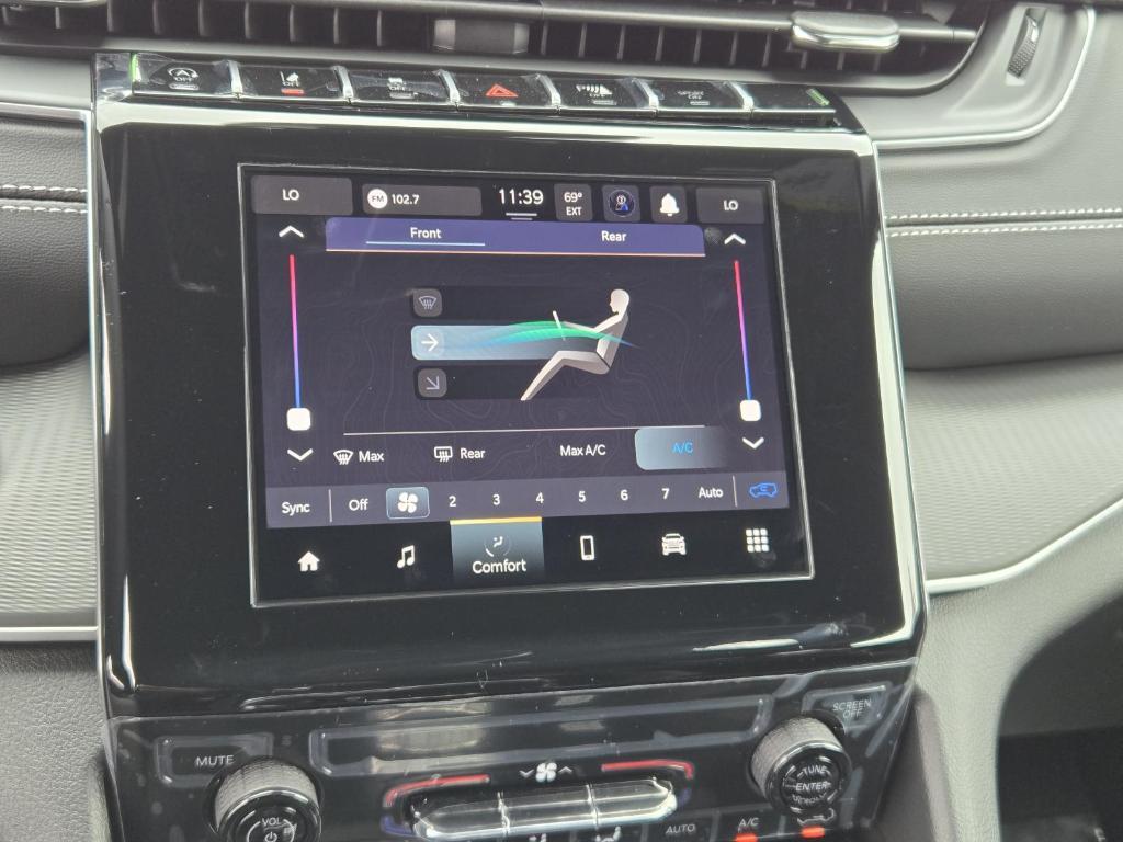 new 2025 Jeep Grand Cherokee L car, priced at $42,125